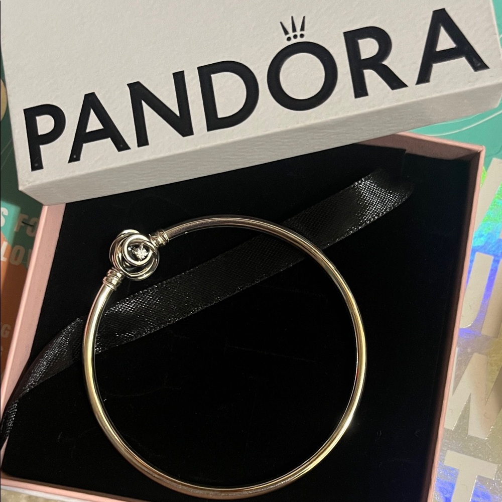 Pandora Elegant Silver Bangle